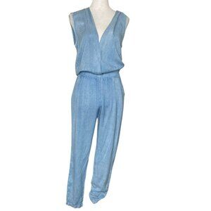Style Envy Light Blue Denim Sleeveless Chambray Pockets Low Cut Top Size Small